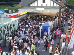 Harajuku_-_sortie_de_la_station.JPG